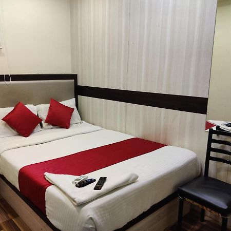 Hotel Happyland Mumbai  Buitenkant foto