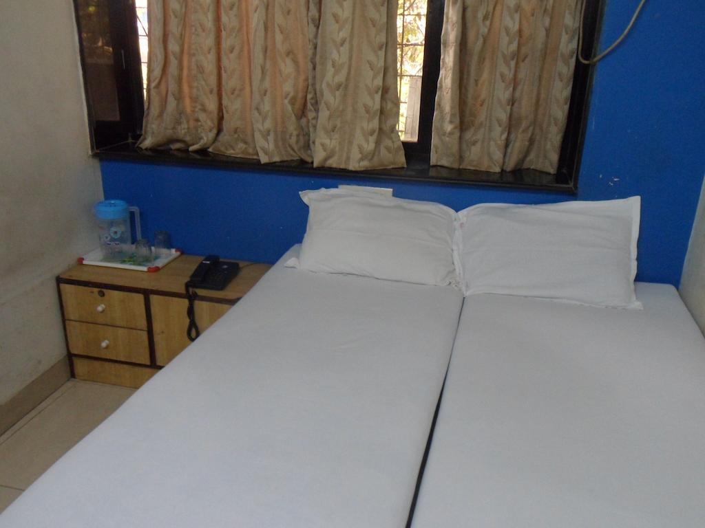 Hotel Happyland Mumbai  Kamer foto