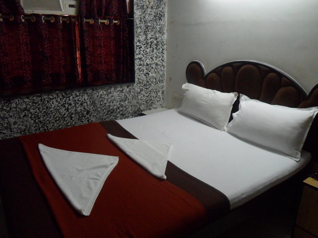 Hotel Happyland Mumbai  Kamer foto