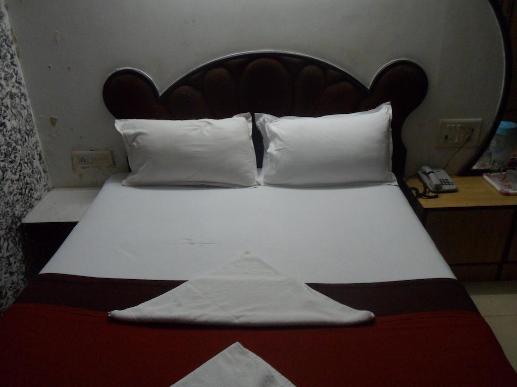 Hotel Happyland Mumbai  Kamer foto