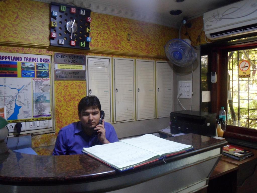 Hotel Happyland Mumbai  Buitenkant foto