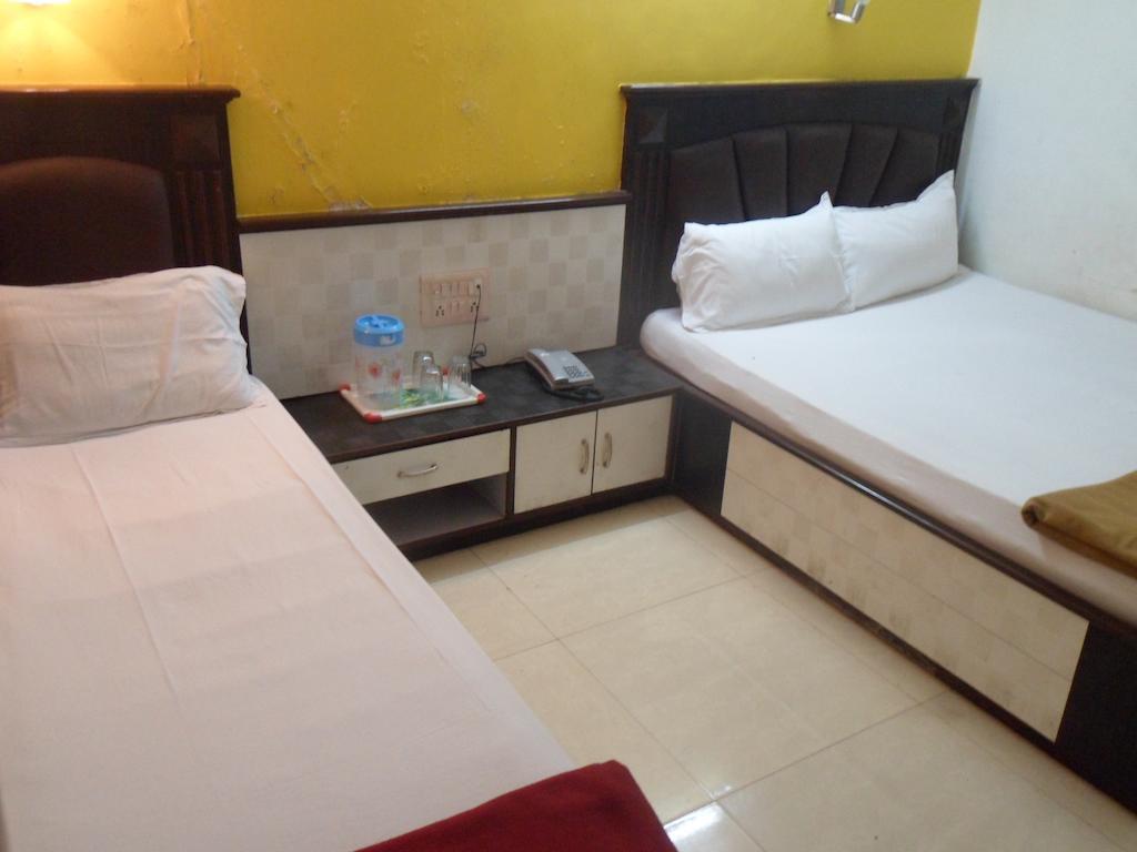 Hotel Happyland Mumbai  Kamer foto