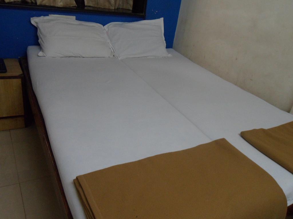 Hotel Happyland Mumbai  Kamer foto