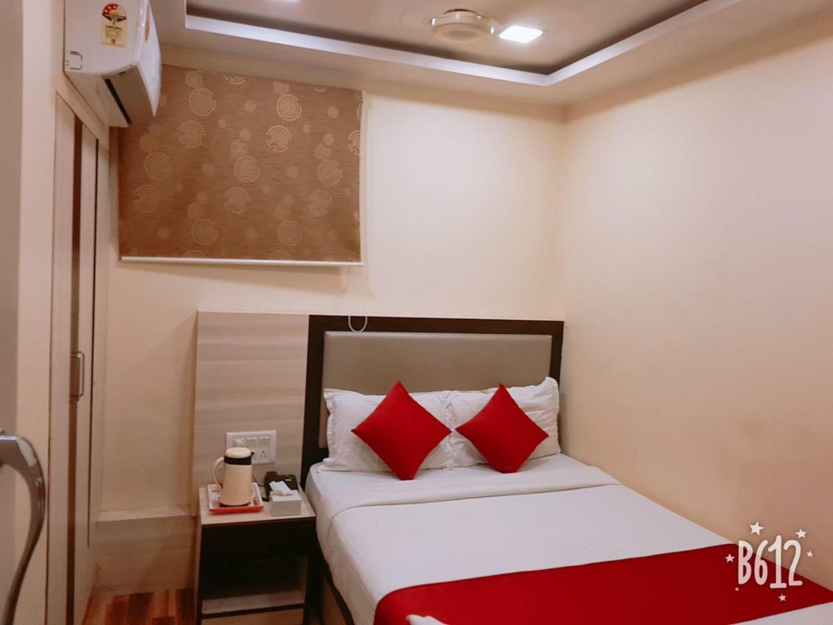 Hotel Happyland Mumbai  Buitenkant foto