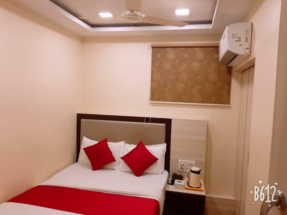 Hotel Happyland Mumbai  Buitenkant foto