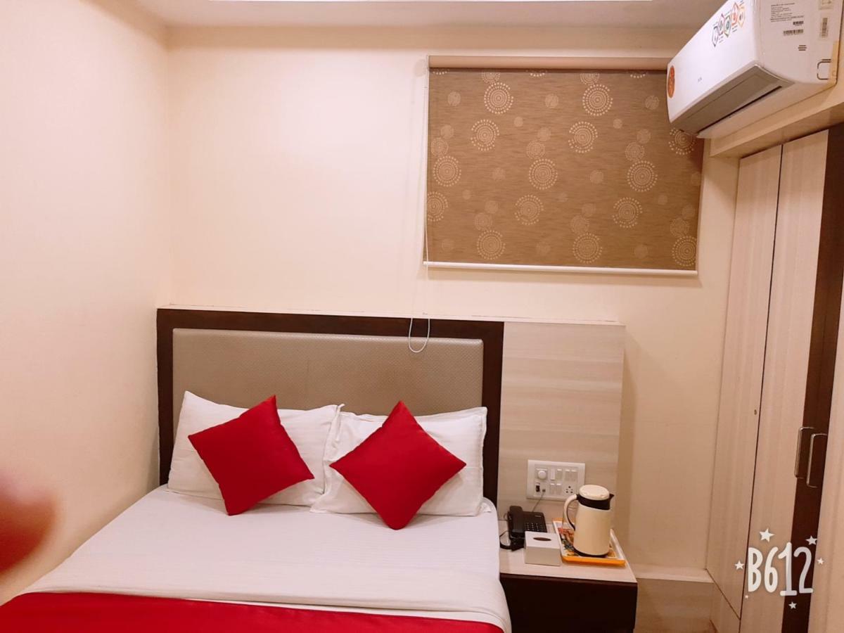 Hotel Happyland Mumbai  Buitenkant foto