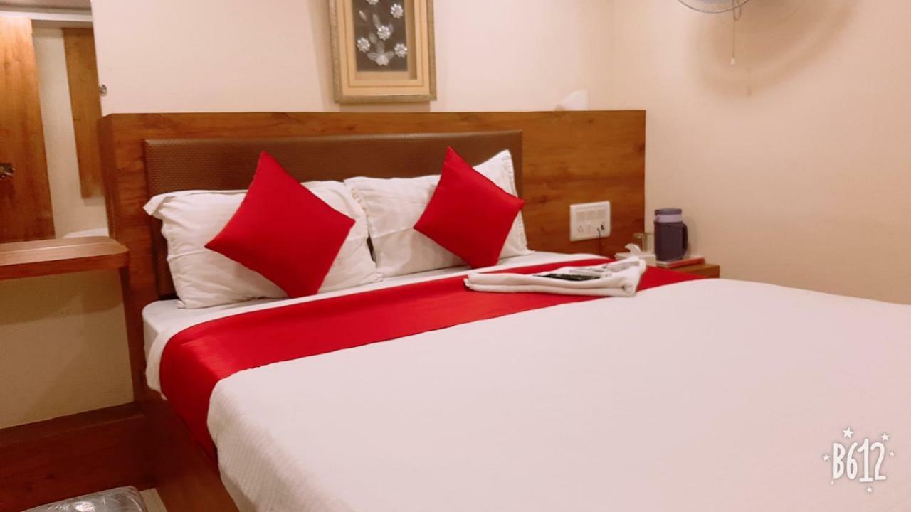 Hotel Happyland Mumbai  Buitenkant foto