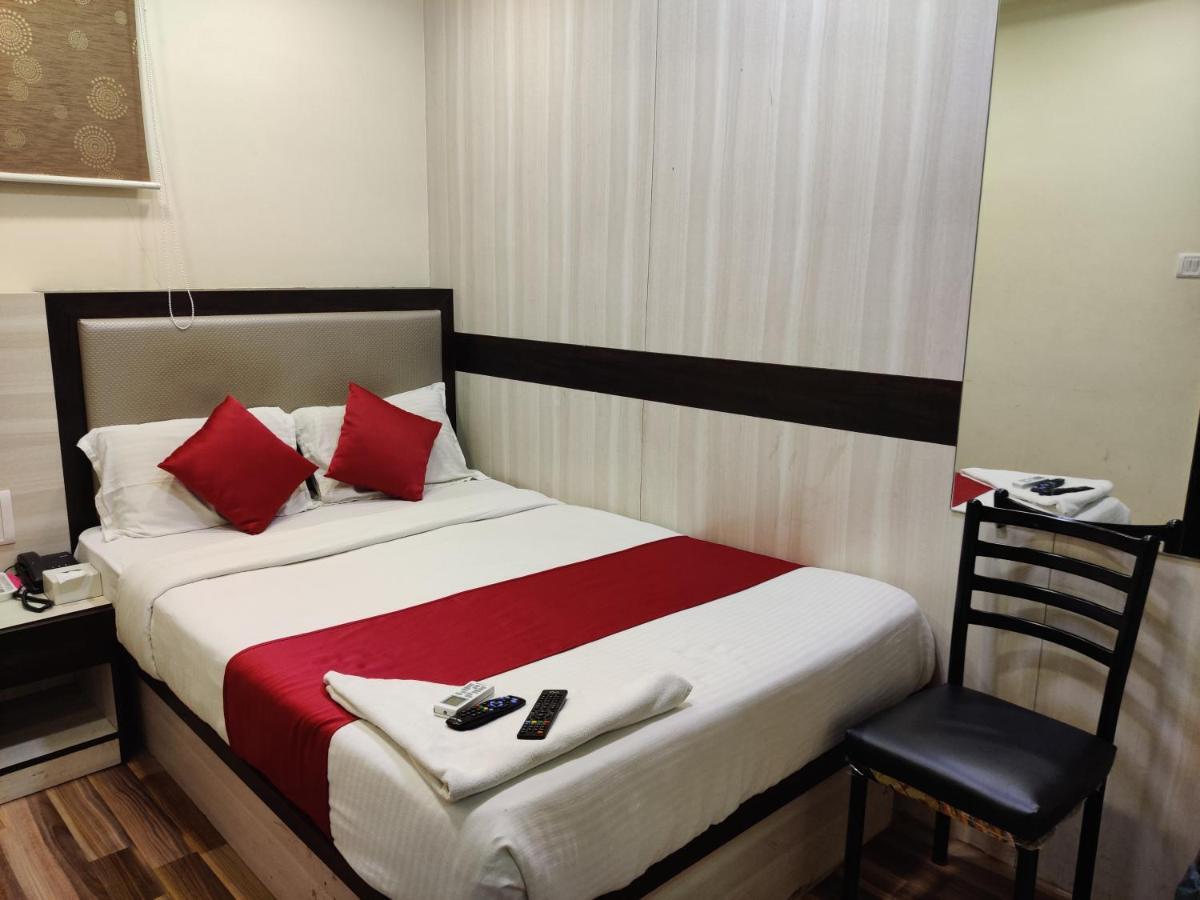 Hotel Happyland Mumbai  Buitenkant foto