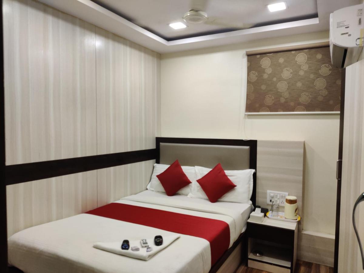 Hotel Happyland Mumbai  Buitenkant foto