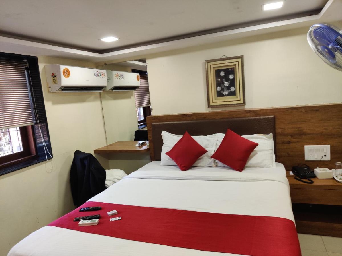 Hotel Happyland Mumbai  Buitenkant foto