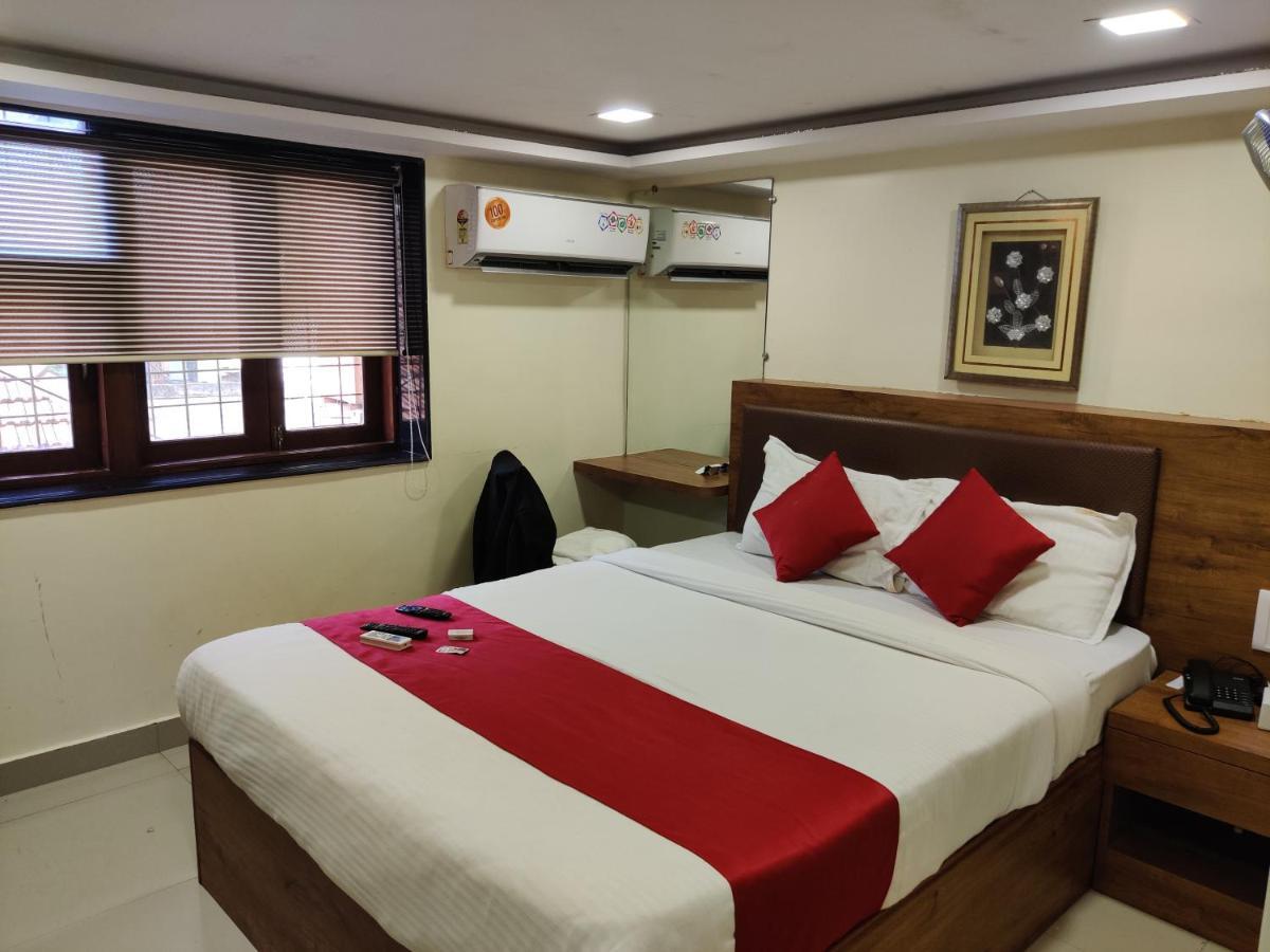 Hotel Happyland Mumbai  Buitenkant foto