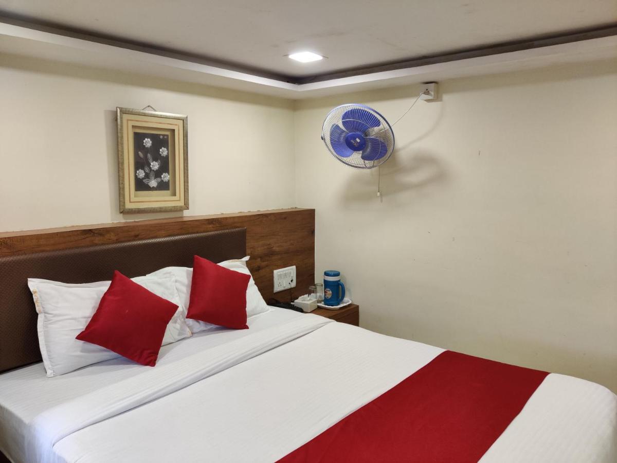 Hotel Happyland Mumbai  Buitenkant foto