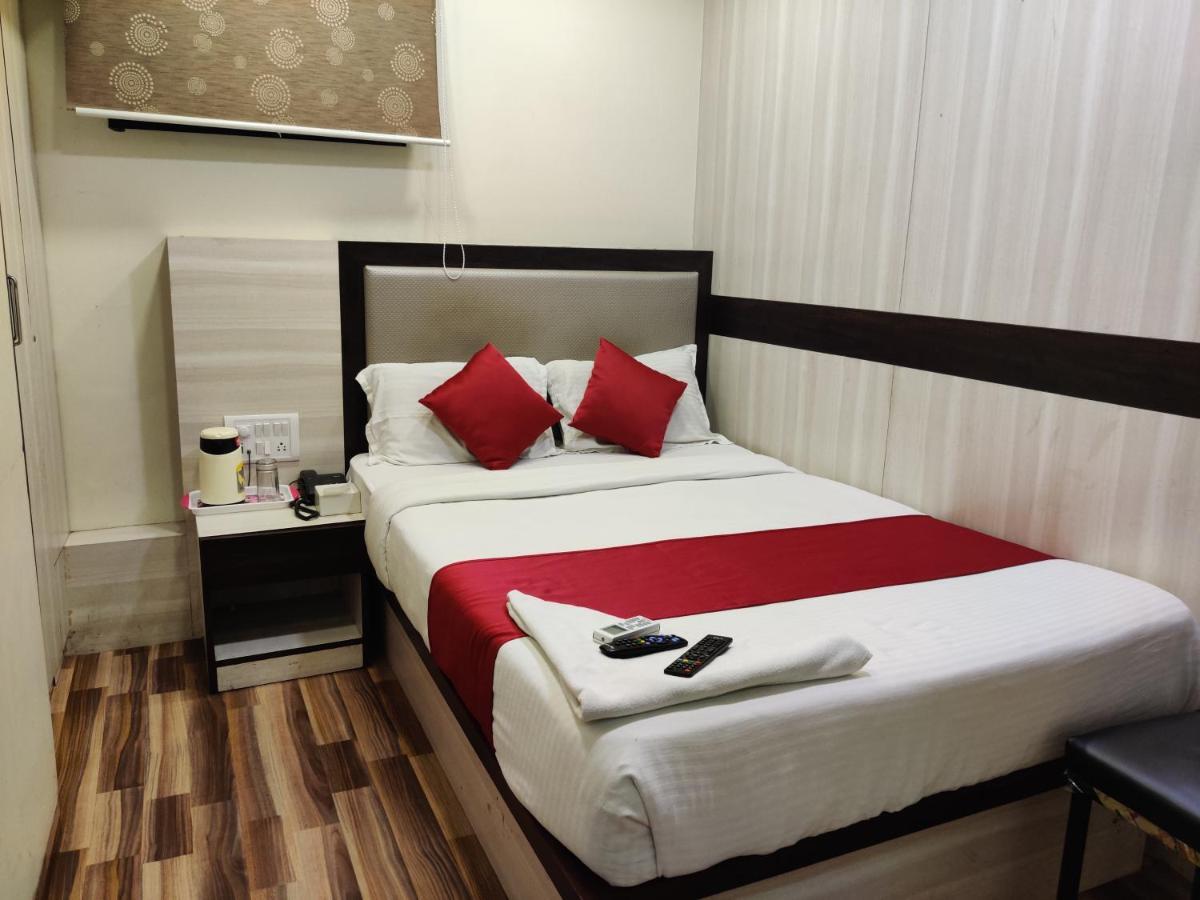 Hotel Happyland Mumbai  Buitenkant foto