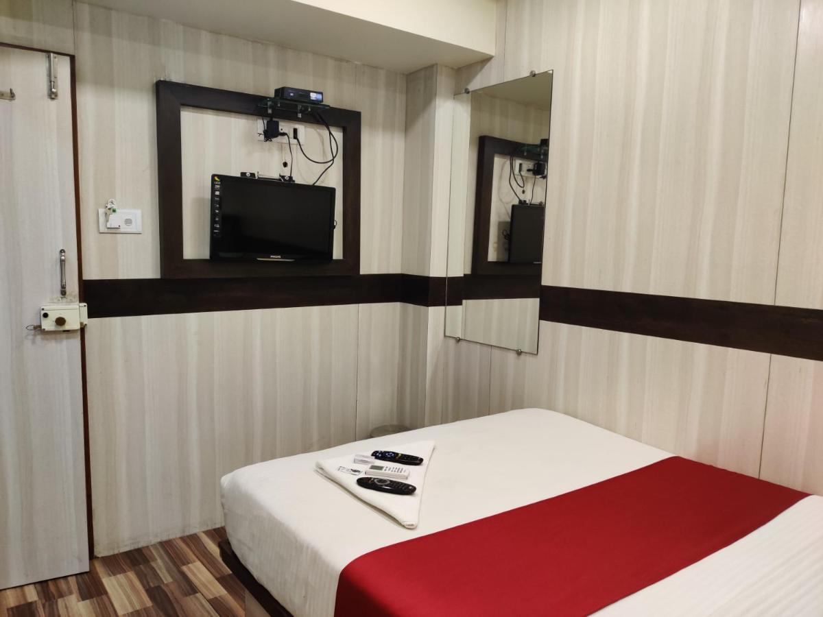 Hotel Happyland Mumbai  Buitenkant foto