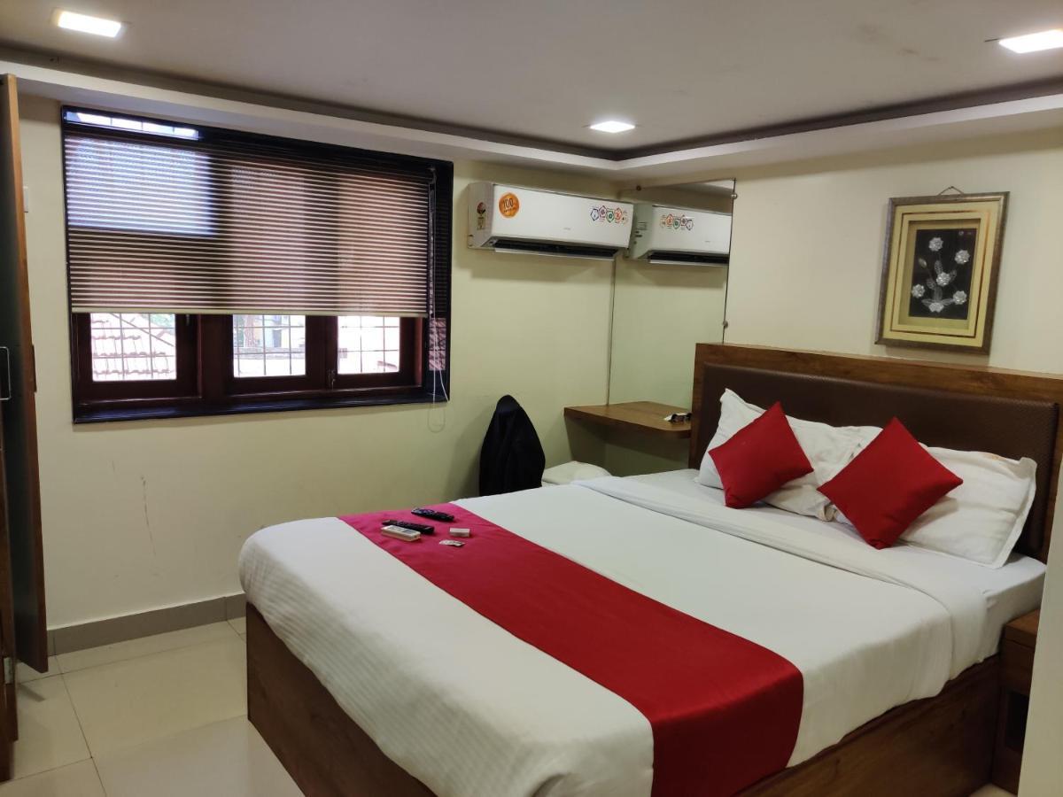 Hotel Happyland Mumbai  Buitenkant foto