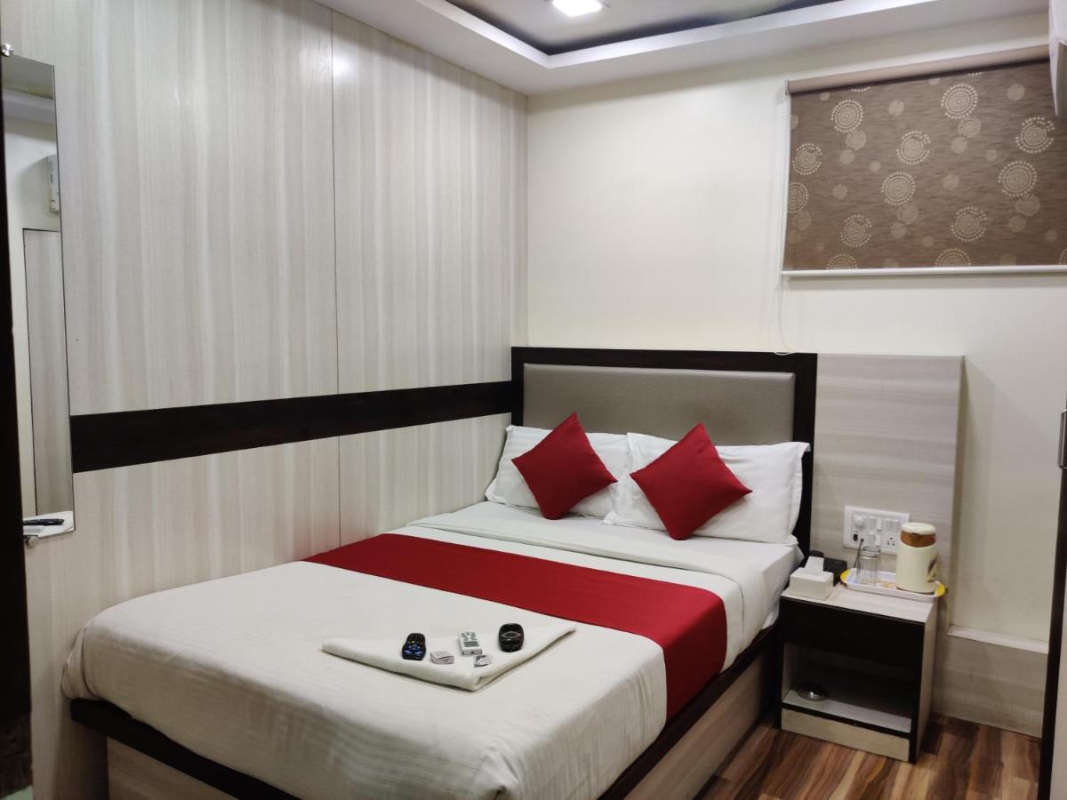 Hotel Happyland Mumbai  Buitenkant foto