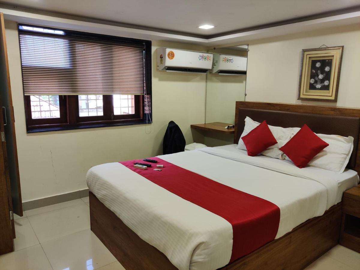 Hotel Happyland Mumbai  Buitenkant foto