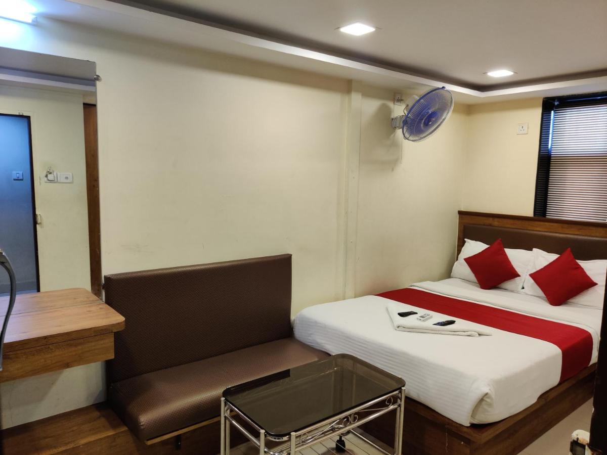 Hotel Happyland Mumbai  Buitenkant foto